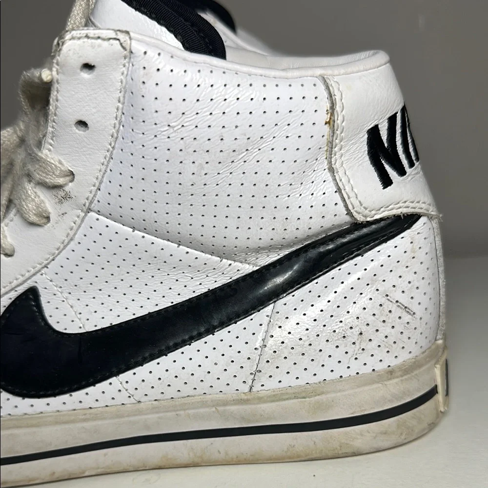 Nike sweet classic White and Black High-Top Sneakers